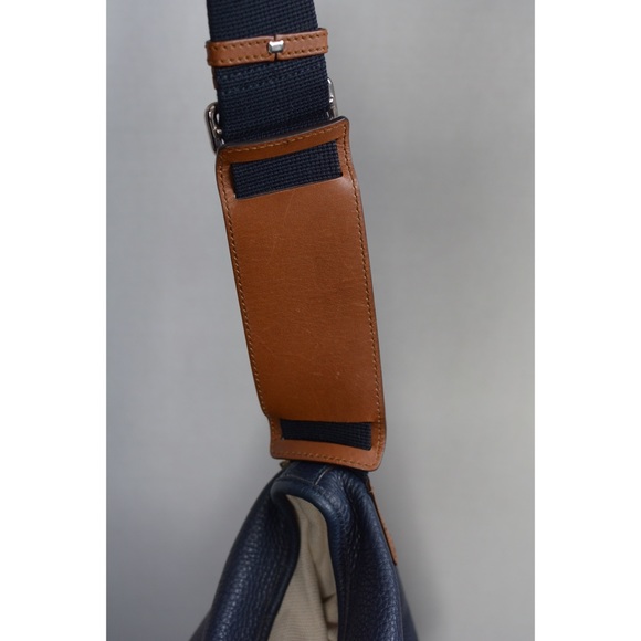 Gucci Leather Messenger bag with Web Detail Stripe detail - Picture 5 of 6